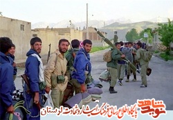 همه شهدا در یک ستون کنار هم خوابیده بودند و چشمانشان باز بود