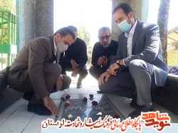غبارروبی مزار شهید «عبدالحسین مبشر» به مناسبت گرامیداشت هفته دولت و روز کارمند