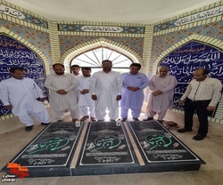 غبارروبی گلزار شهدای گمنام در هفته کارگر